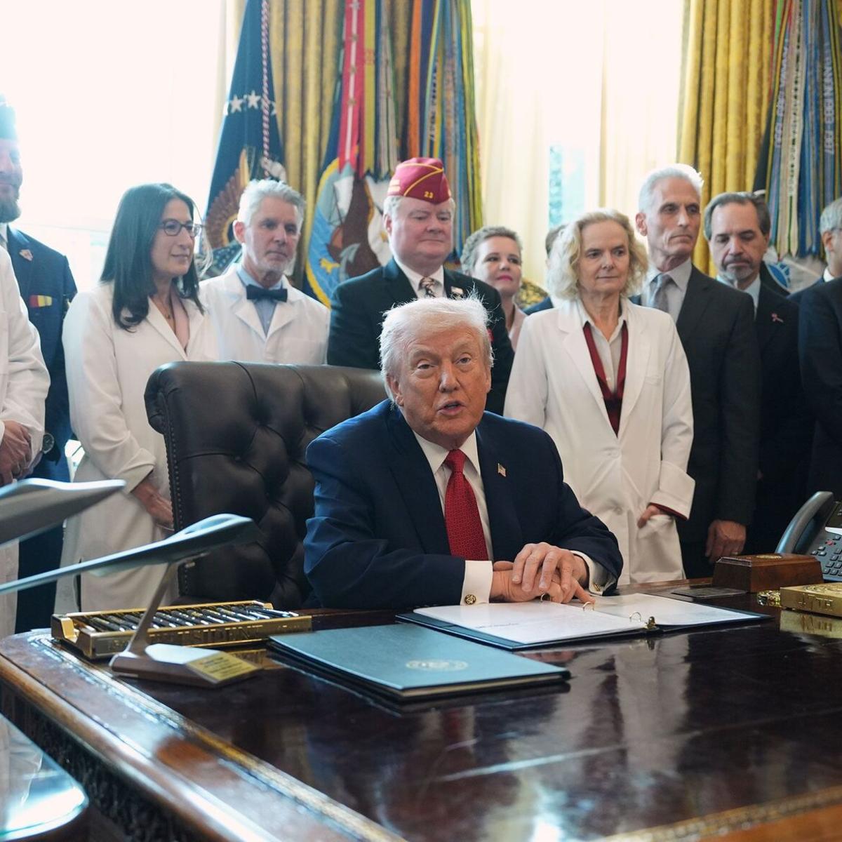 Read more about the article Trump wants to reclassify marijuana. What to know about US drug schedule